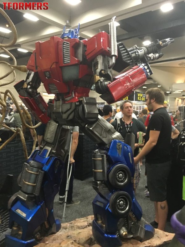 SDCC 2016   Prime 1 Studio Generation One Optimus Prime Statue Photos 19 (19 of 26)